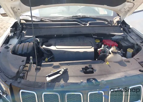 2019 Jeep Compass Limited 4X4 from USA, damaged, VIN 3C4NJDCB8KT674524